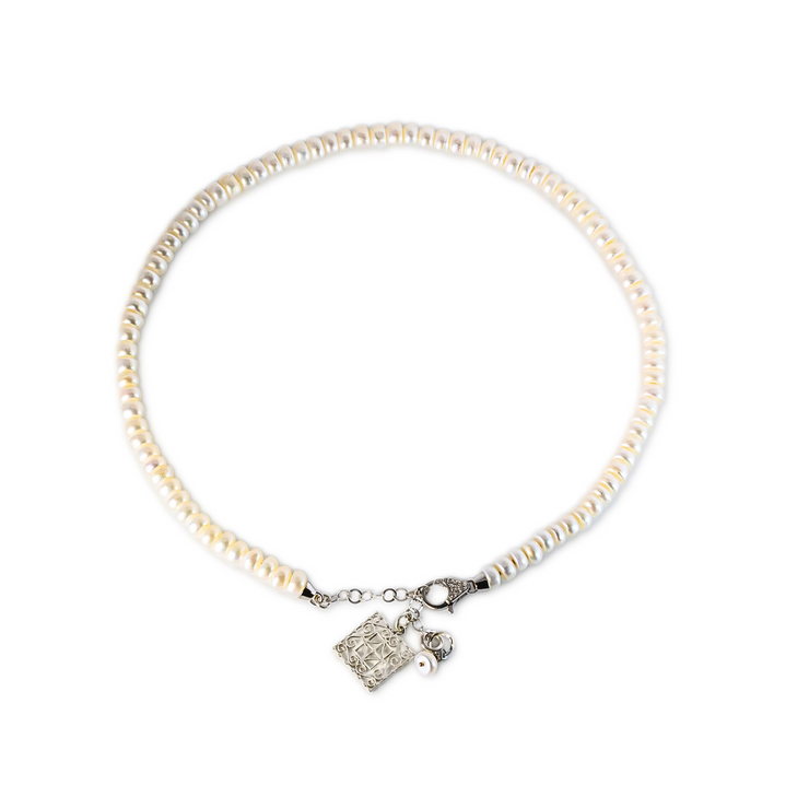Collana a perle piatte